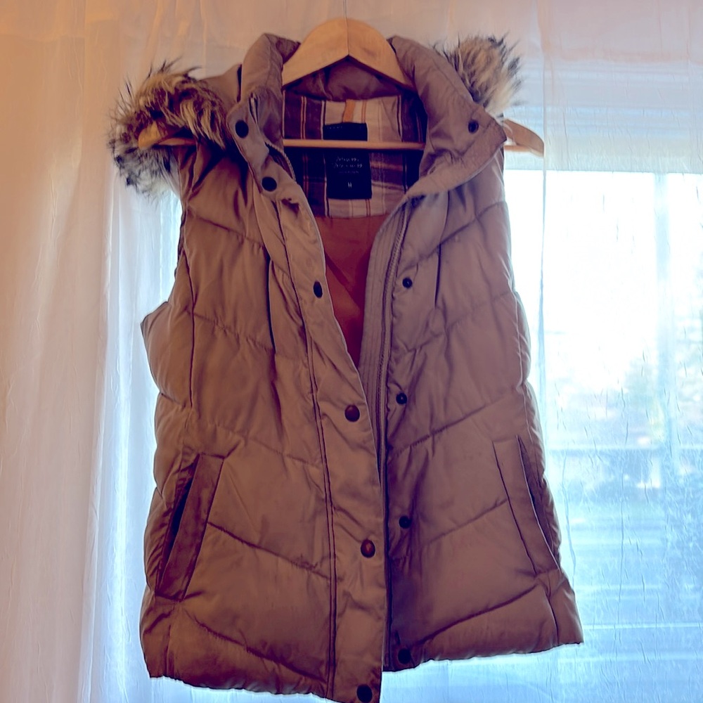 Gap Puffy Vest